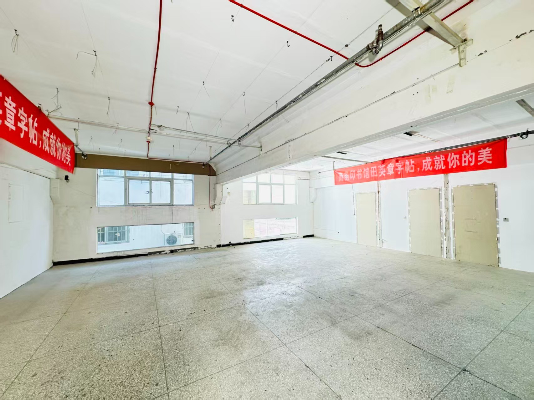 军苑巷重点吸引人工智能应用、数字经济、电商直播、智能制造服务、软件开发、科技创新企业及创业团队入驻